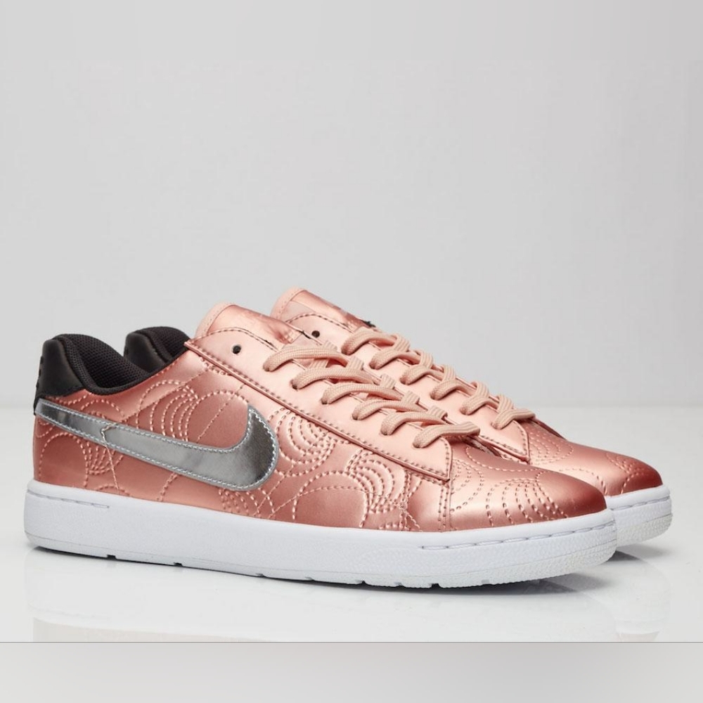 Nike Tennis Classic Ultra LOTC QS Sneakers